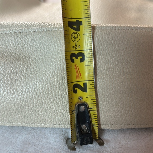 Vince Camuto Cream Textured Bag - Picture 6 of 8